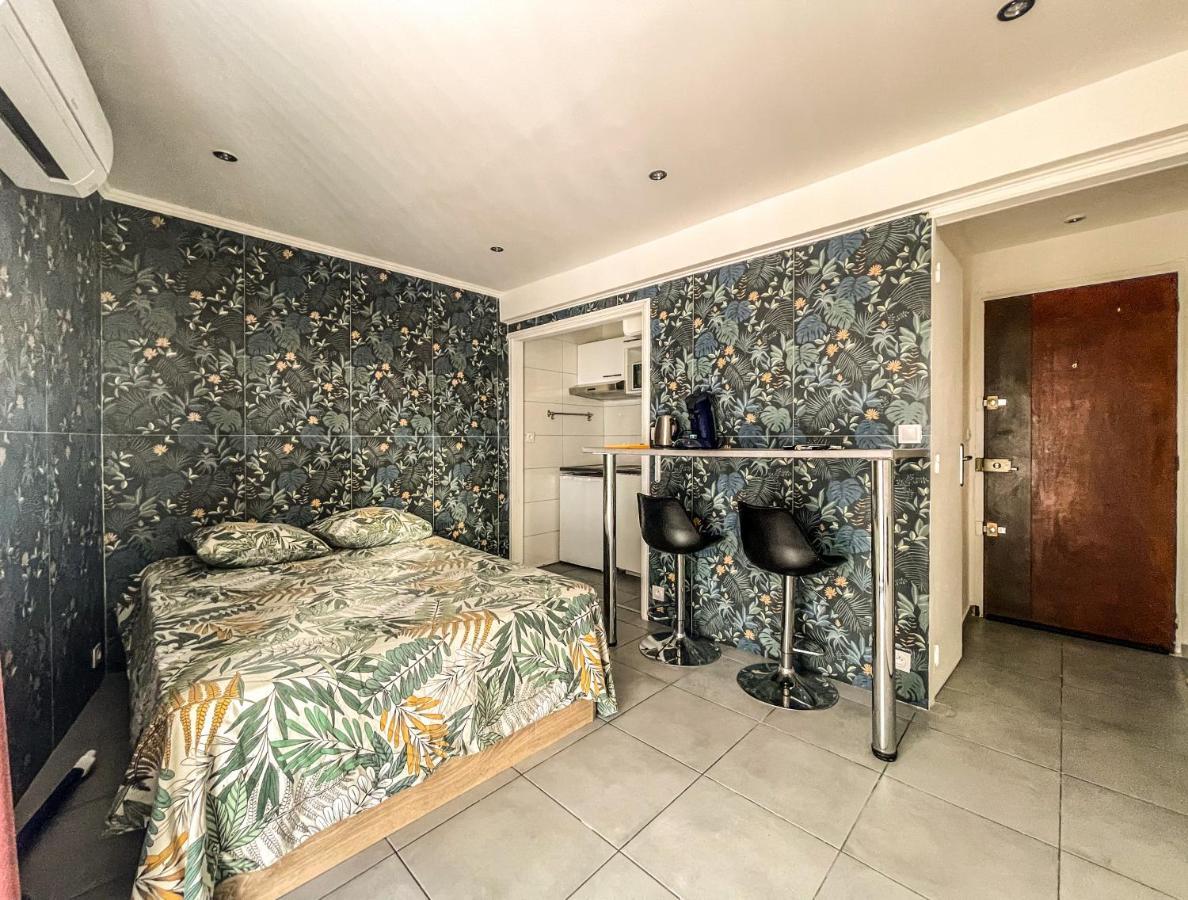 Le Saint Charles II Apartment มาร์กเซย ภายนอก รูปภาพ